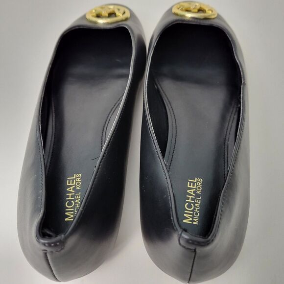 MICHAEL KORS Shoes Womens 9 Black Ballet Flats MK Gold Logo Medallion Slip On - Picture 5 of 9